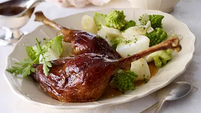 Gänsekeulen mit Wintergemüse Rezept - Foto: LECKER @ Bauer Media Group