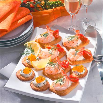 Garnelen auf Cräcker Rezept Garnelen auf Cräcker Rezept