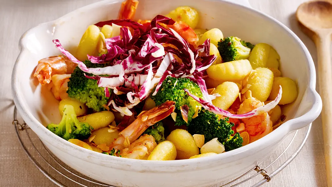 Garnelen-Gnocchi-Pfanne Rezept - Foto: LECKER @ Bauer Media Group Garnelen-Gnocchi-Pfanne Rezept - Foto: LECKER @ Bauer Media Group