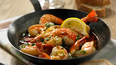 Garnelen in Knoblauchöl Rezept - Foto: LECKER @ Bauer Media Group