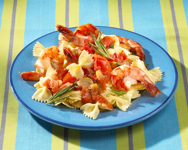 Garnelen in Tomatensoße zu Farfalle Rezept Garnelen in Tomatensoße zu Farfalle Rezept