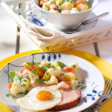 Gartengemüse mit Kasseler & Spiegelei Rezept Gartengemüse mit Kasseler & Spiegelei Rezept