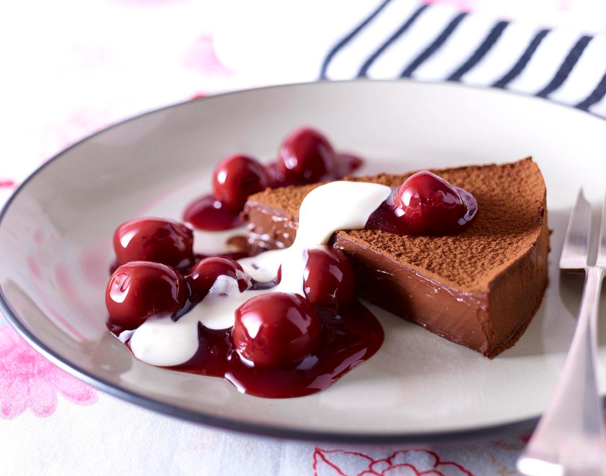 Gateau au Chocolat mit Grappakirschen Rezept