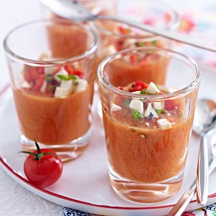Gazpacho mit Mozzarella Rezept Gazpacho mit Mozzarella Rezept
