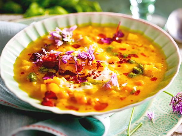 Gazpacho „Orange“ mit Ingwerschaum und Paprikapesto Rezept-F8586002 Gazpacho „Orange“ mit Ingwerschaum und Paprikapesto Rezept-F8586002