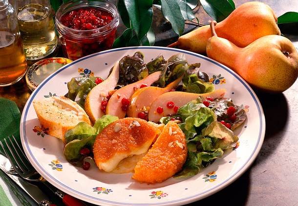 Gebackene Camembert mit fruchtigem Birnensalat Rezept Gebackene Camembert mit fruchtigem Birnensalat Rezept