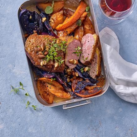 Gebackene Entenbrust auf Rotkohl mit Orangensoße Rezept Gebackene Entenbrust auf Rotkohl mit Orangensoße Rezept
