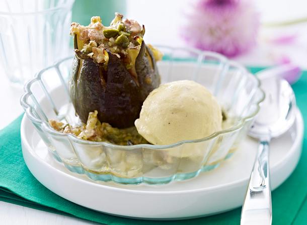 Gebackene Feigen mit Pistazien-Walnuss-Sirup Rezept Gebackene Feigen mit Pistazien-Walnuss-Sirup Rezept