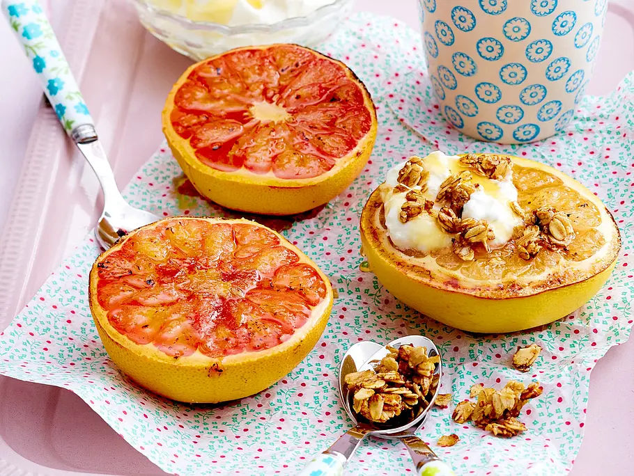 Gebackene Grapefruit mit Haferflocken-Crunch Rezept Gebackene Grapefruit mit Haferflocken-Crunch Rezept