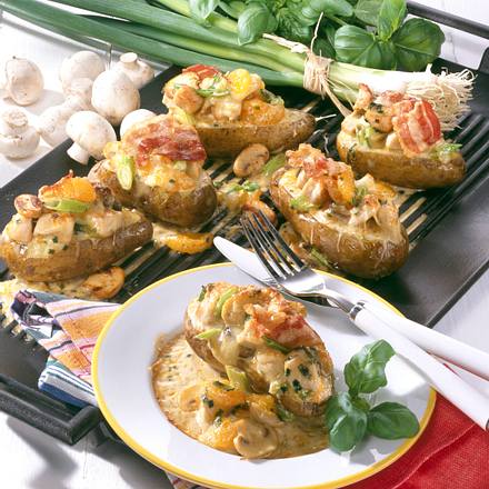 Gebackene Kartoffel mit Hähnchen-Ragout Rezept Gebackene Kartoffel mit Hähnchen-Ragout Rezept