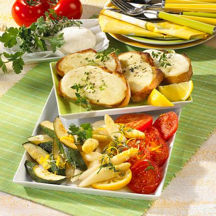 Gebackene Mozzarellabrote mit gebratenem Gemüse Rezept Gebackene Mozzarellabrote mit gebratenem Gemüse Rezept