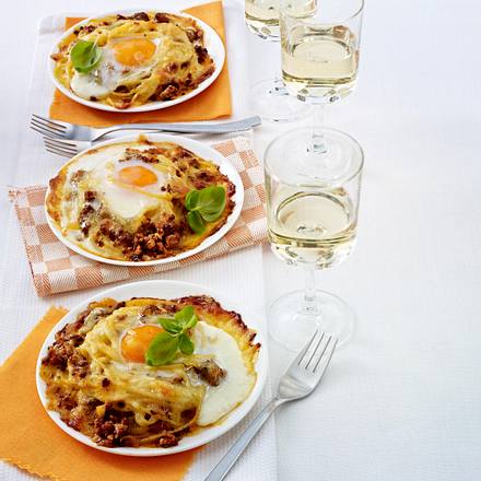 Gebackene Nudelnester vom Blech Rezept Gebackene Nudelnester vom Blech Rezept