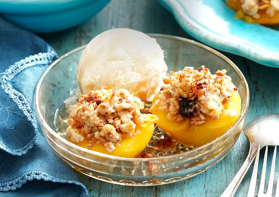 Gebackene Pfirsiche mit Cornflakes-Crumble Rezept Gebackene Pfirsiche mit Cornflakes-Crumble Rezept