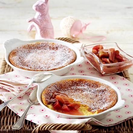 Gebackene Quarkcreme mit Rhabarberkompott Rezept Gebackene Quarkcreme mit Rhabarberkompott Rezept