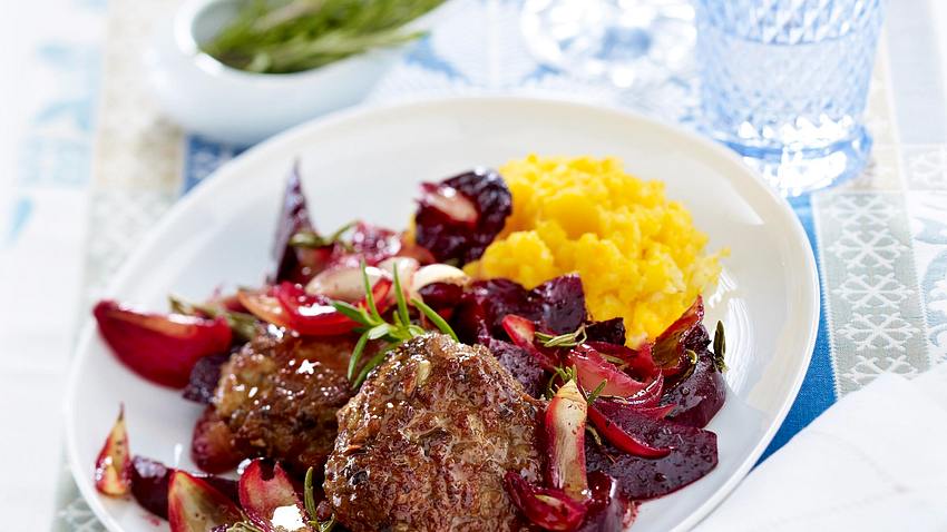 Gebackene Rote Bete mit Frikadellen Rezept - Foto: House of Food / Bauer Food Experts KG