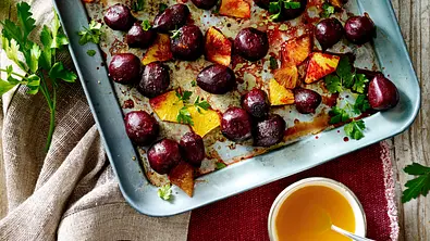 Gebackene Rote Bete mit Orange Rezept - Foto: LECKER @ Bauer Media Group