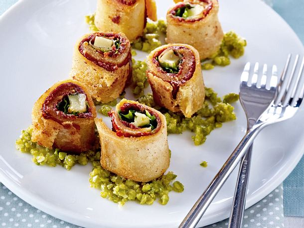 Gebackene Toastrollen mit Schinken und Käse Rezept Gebackene Toastrollen mit Schinken und Käse Rezept