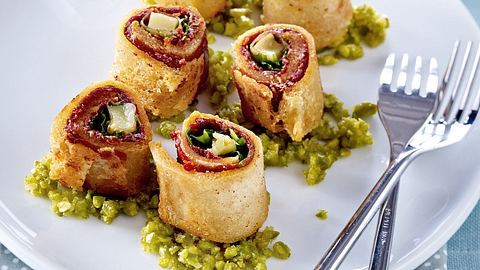 Gebackene Toastrollen mit Schinken und Käse Rezept - Foto: House of Food / Bauer Food Experts KG