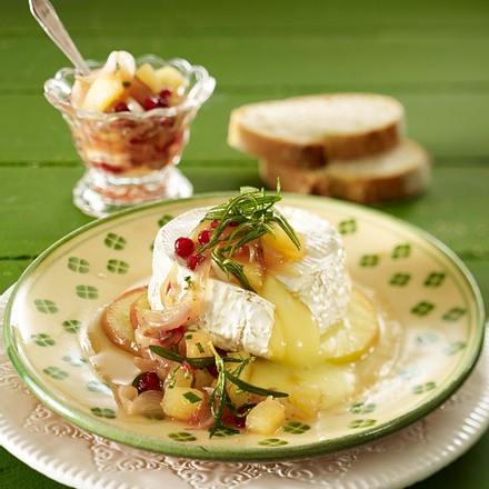 Gebackener Camembert mit Apfel-Chutney Rezept Gebackener Camembert mit Apfel-Chutney Rezept