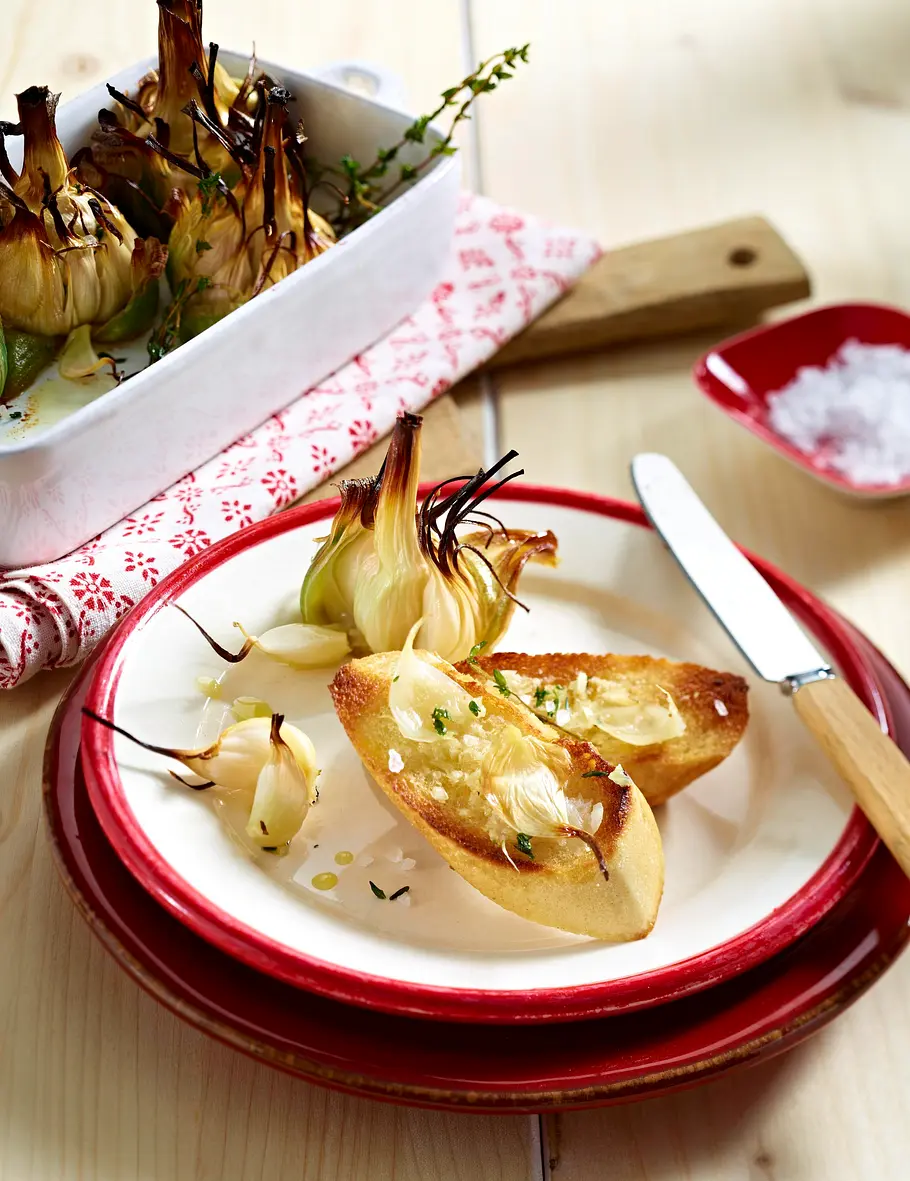Gebackener junger Knoblauch Rezept Gebackener junger Knoblauch Rezept