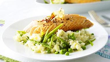 Gebackener Lachs mit Zuckerschoten-Risotto Rezept - Foto: House of Food / Bauer Food Experts KG