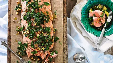 Gebackener Lachs zu Meerrettichrisotto und grünem Gemüse Rezept - Foto: LECKER @ Bauer Media Group