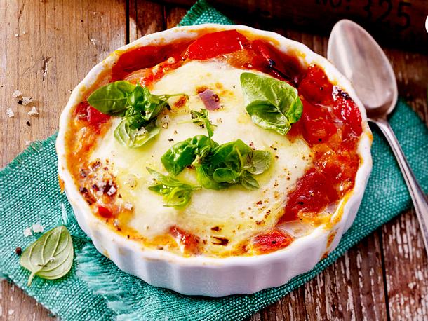 Gebackener Mozzarella auf Chutney Rezept Gebackener Mozzarella auf Chutney Rezept