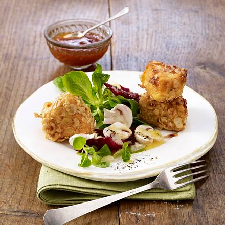 Gebackener Nuss-Camembert auf Feldsalat Rezept