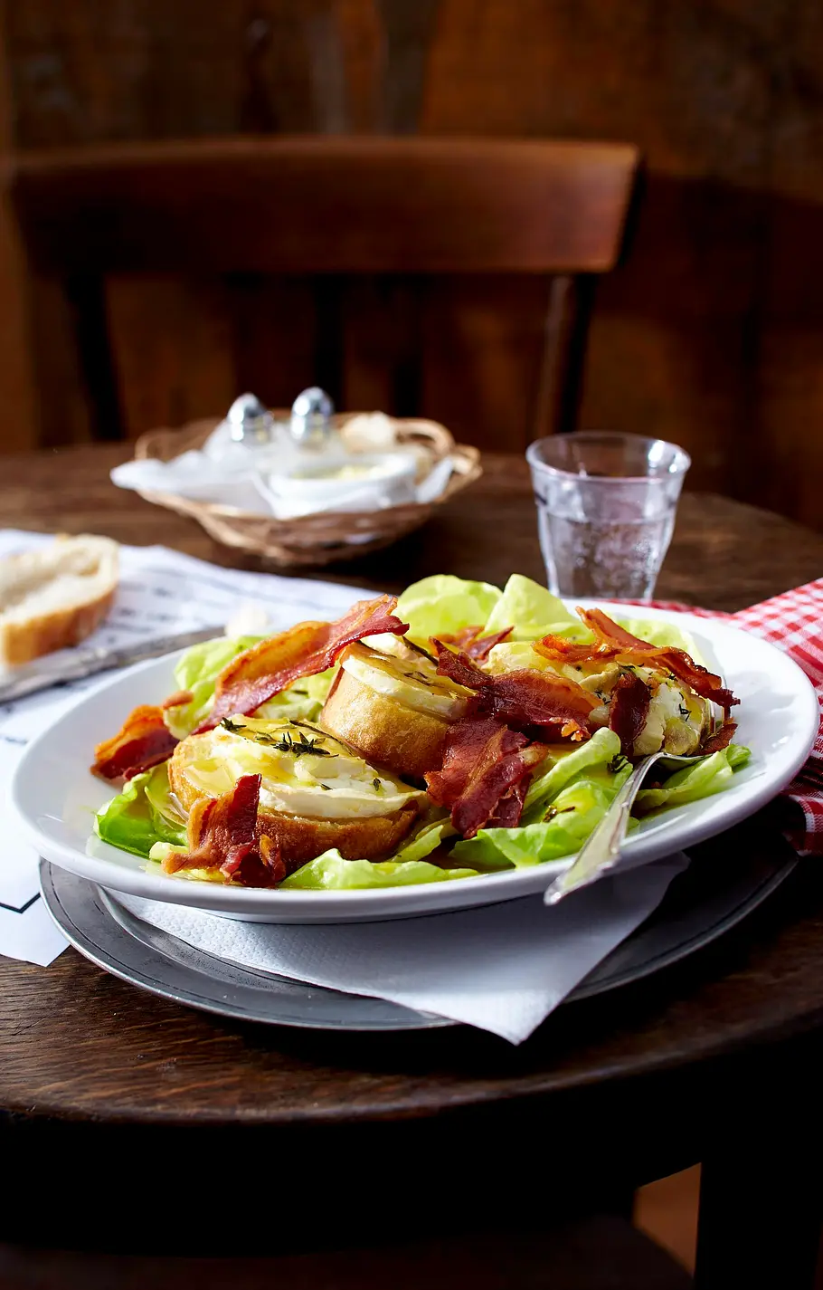 Gebackener Ziegenkäse auf Salat Rezept Gebackener Ziegenkäse auf Salat Rezept