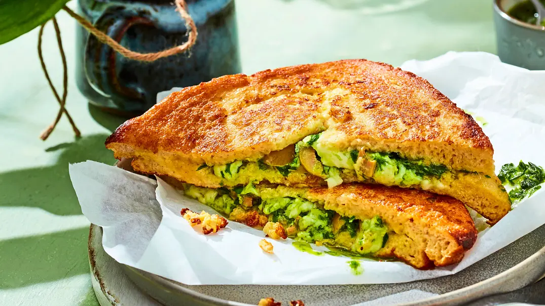 Bärlauch-Käsesandwich - Foto: LECKER @ Bauer Media Group Bärlauch-Käsesandwich - Foto: LECKER @ Bauer Media Group