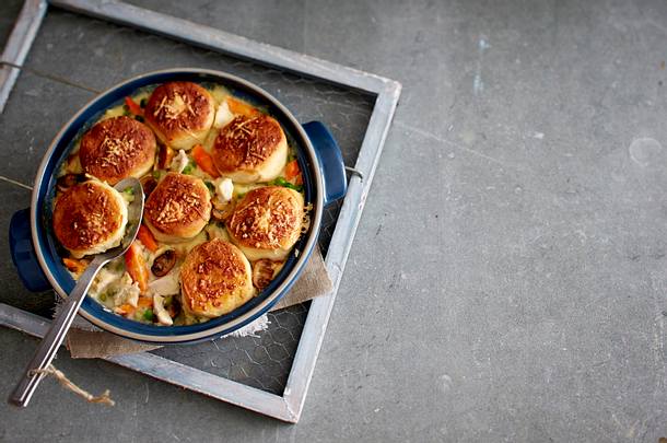 Gebackenes Hähnchenfrikassee mit Buns Rezept Gebackenes Hähnchenfrikassee mit Buns Rezept