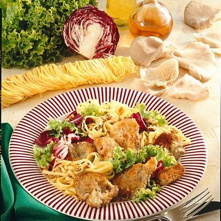 Gebratene Austernpilze mit Salat Rezept