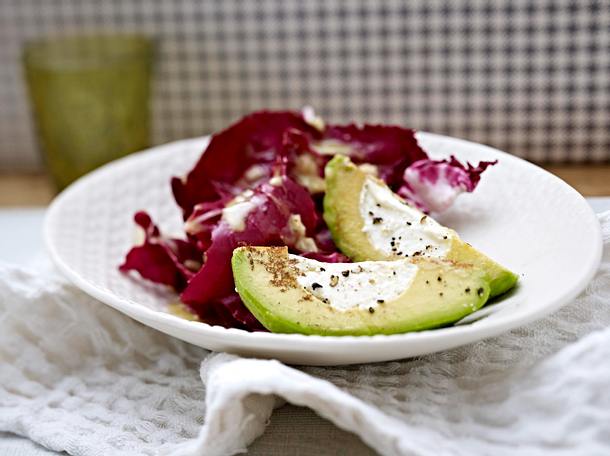 Gebratene Avocado mit Ziegenkäse Rezept Gebratene Avocado mit Ziegenkäse Rezept