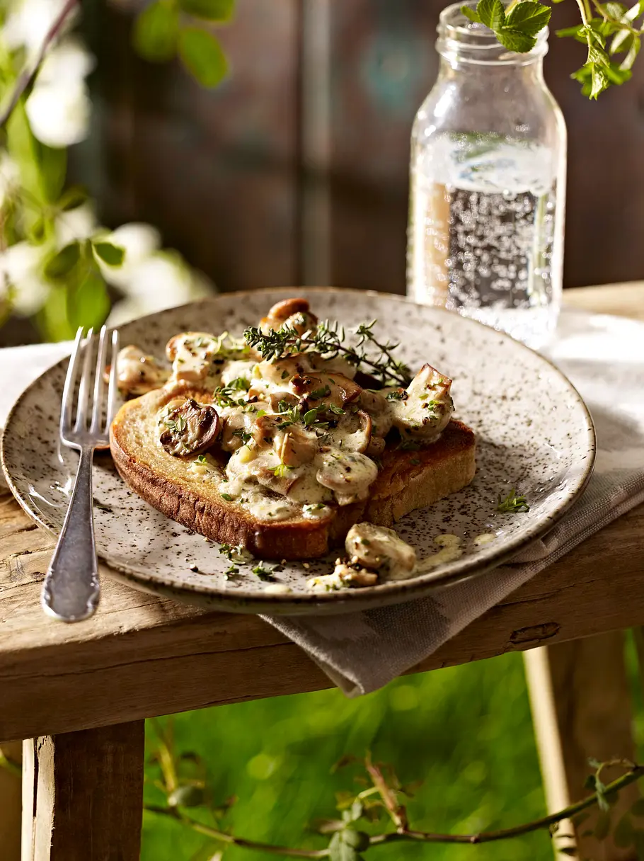 Gebratene Champignons mit Creme fraiche und Thymian Rezept Gebratene Champignons mit Creme fraiche und Thymian Rezept