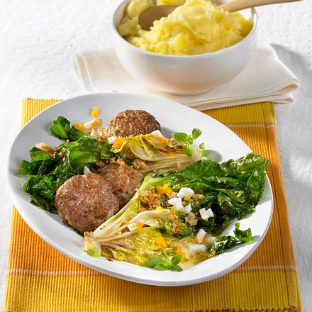 Gebratene Endivie mit Frikadellen Rezept Gebratene Endivie mit Frikadellen Rezept