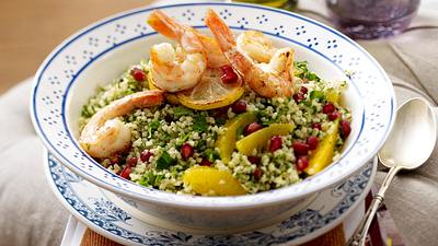 Gebratene Garnelen auf Bulgursalat Rezept - Foto: House of Food / Bauer Food Experts KG