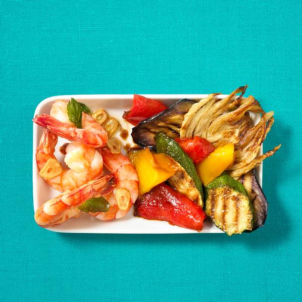 Gebratene Garnelen und gegrilltes Gemüse Rezept Gebratene Garnelen und gegrilltes Gemüse Rezept