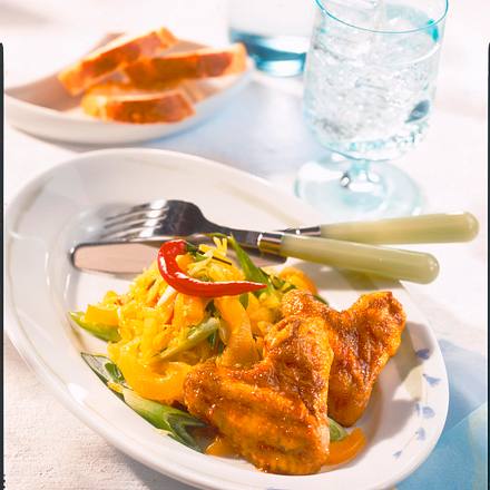 Gebratene Hähnchenflügel und Asiatischer Salat Rezept Gebratene Hähnchenflügel und Asiatischer Salat Rezept