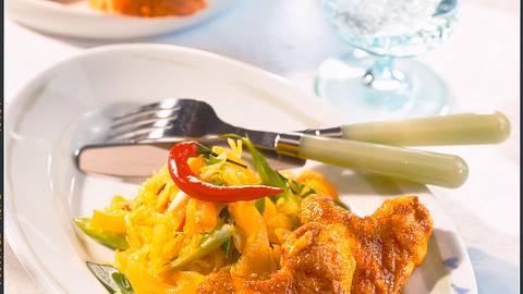 Gebratene Hähnchenflügel und Asiatischer Salat Rezept - Foto: Maass