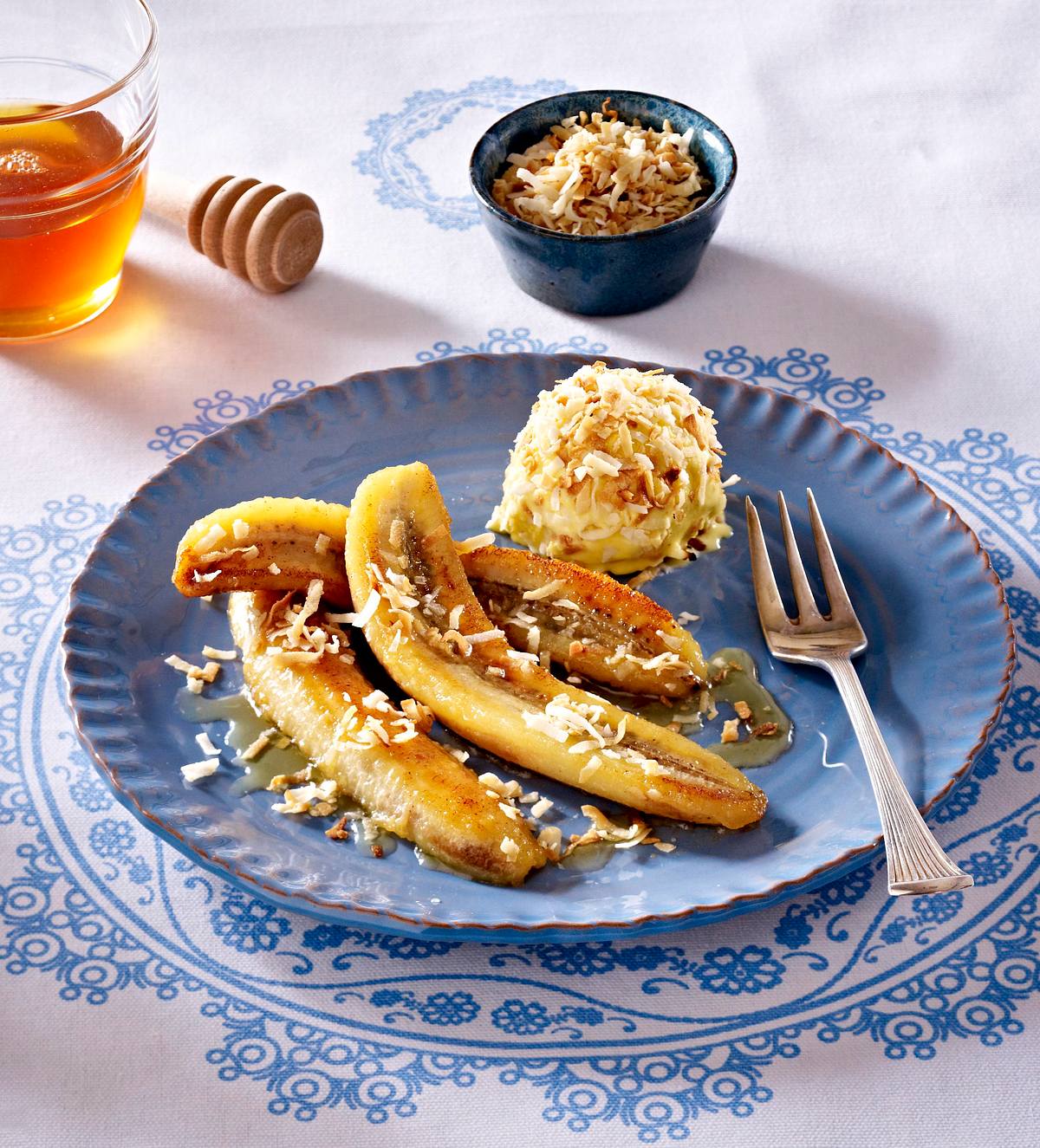 Gebratene Honig-Banane mit Kokoseis Rezept