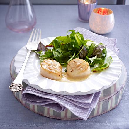 Gebratene Jacobsmuscheln in Crémantsoße Rezept Gebratene Jacobsmuscheln in Crémantsoße Rezept