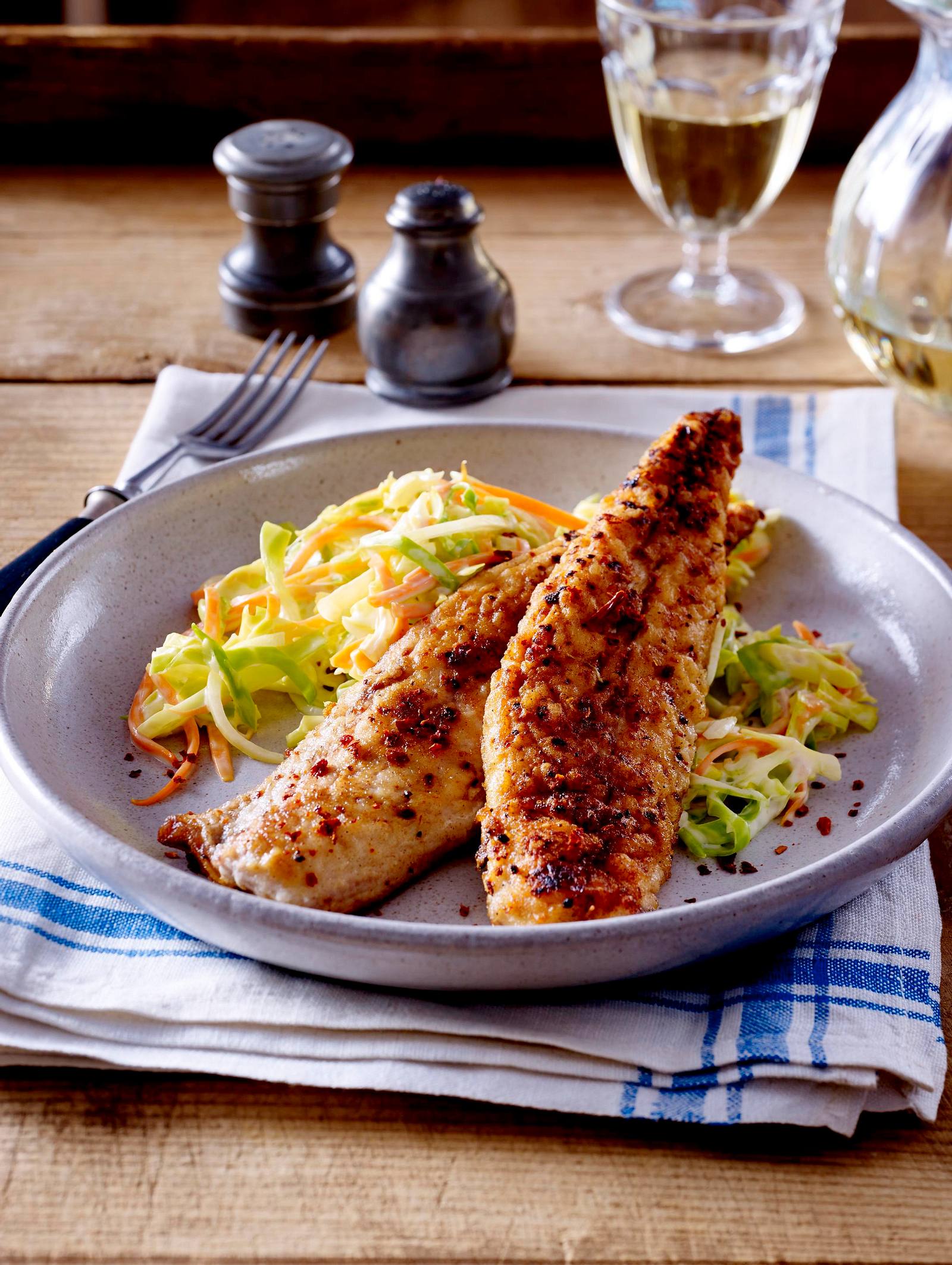 Gebratene Makrele mit Kohlsalat Rezept | LECKER