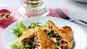 Gebratene Pilz-Maultaschen zu Blattsalat Rezept - Foto: House of Food / Bauer Food Experts KG