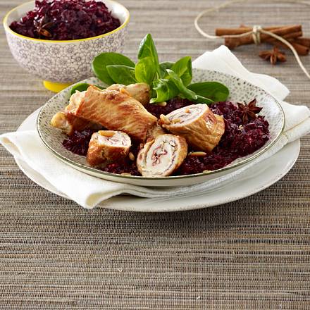 Gebratene Putenröllchen mit Rote Bete-Chutney Rezept Gebratene Putenröllchen mit Rote Bete-Chutney Rezept