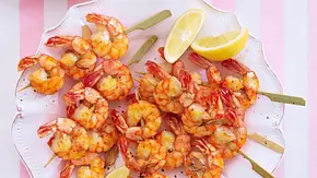 Gebratene Scampi-Spieße mit Mango-Chili-Soße Rezept - Foto: LECKER @ Bauer Media Group