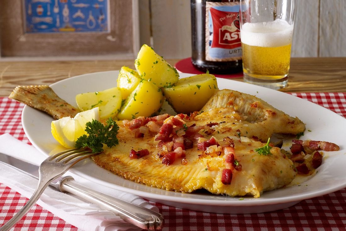 Gebratene Scholle „Finkenwerder Art“ Rezept | LECKER
