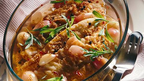 Gebratene Schollenfilets eingelegt Rezept - Foto: House of Food / Bauer Food Experts KG