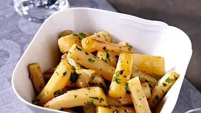 Gebratene Schwarzwurzeln Rezept - Foto: LECKER @ Bauer Media Group