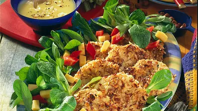 Gebratene Selleriescheiben in knuspriger Haselnusskruste Rezept - Foto: LECKER @ Bauer Media Group