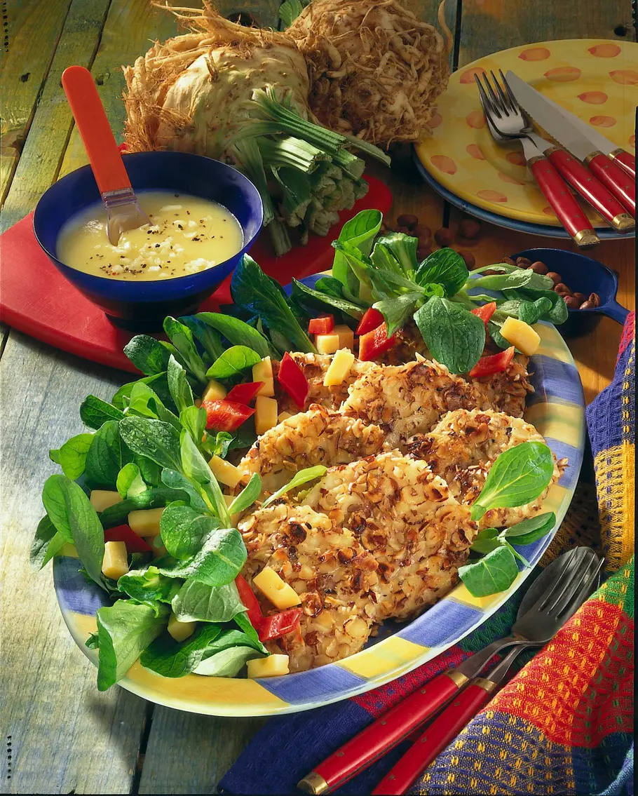 Gebratene Selleriescheiben in knuspriger Haselnusskruste Rezept Gebratene Selleriescheiben in knuspriger Haselnusskruste Rezept